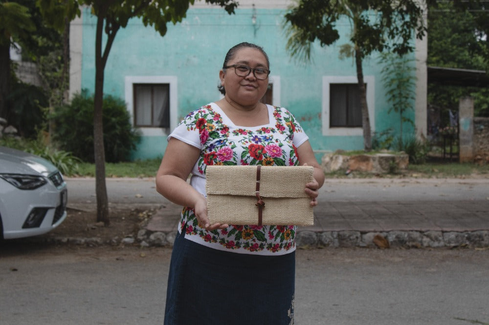 Clutch Tierra Nuestra